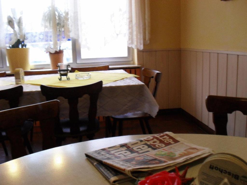 Gasthof Und Pension Mainzer Rad Schwetzingen Luaran gambar