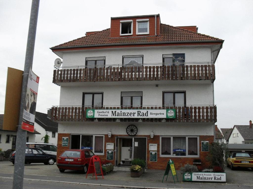Gasthof Und Pension Mainzer Rad Schwetzingen Luaran gambar